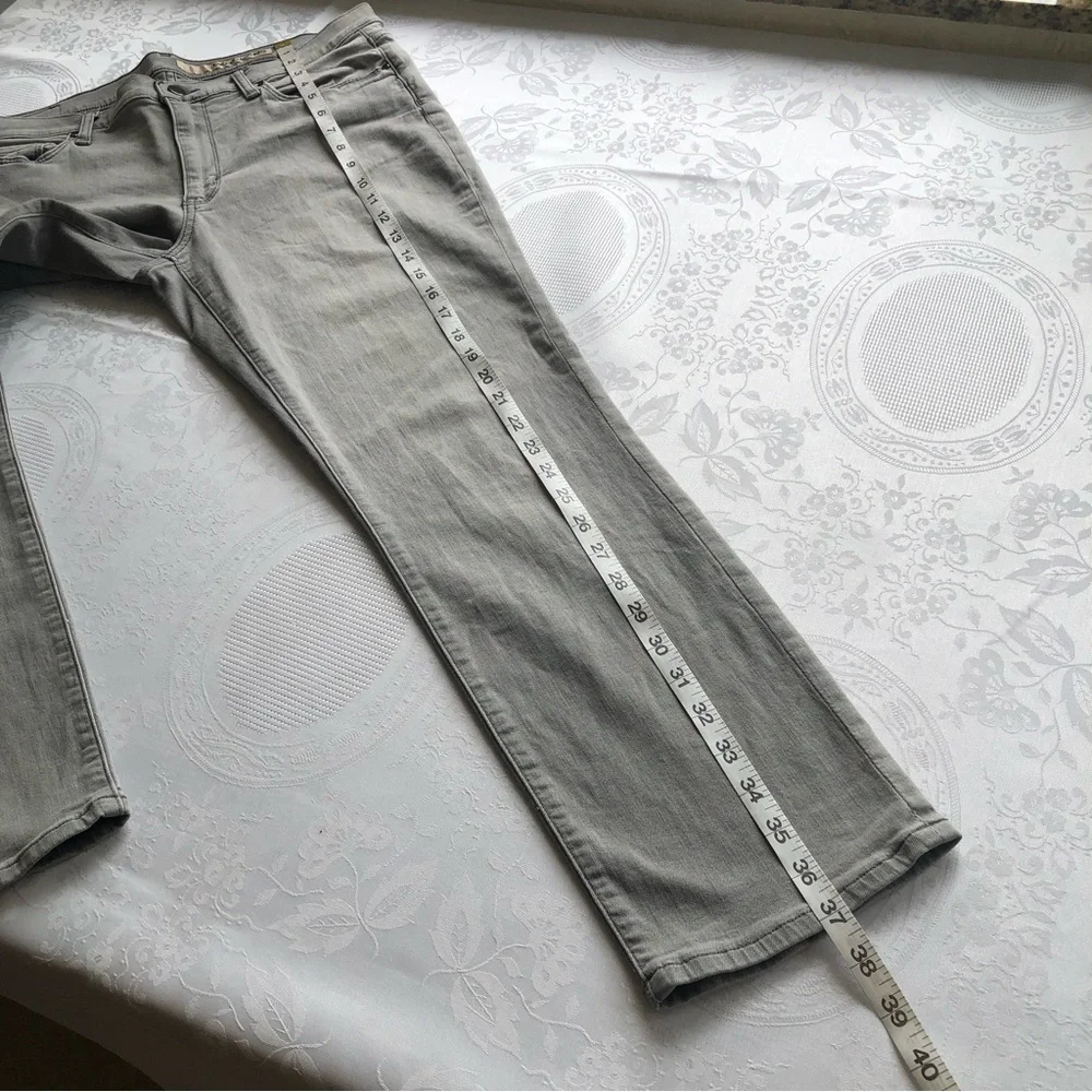 DKNY Y2K Jeans Women’s Size 12 Gray Cropped Denim Pants Skinny-Fit Stretchy